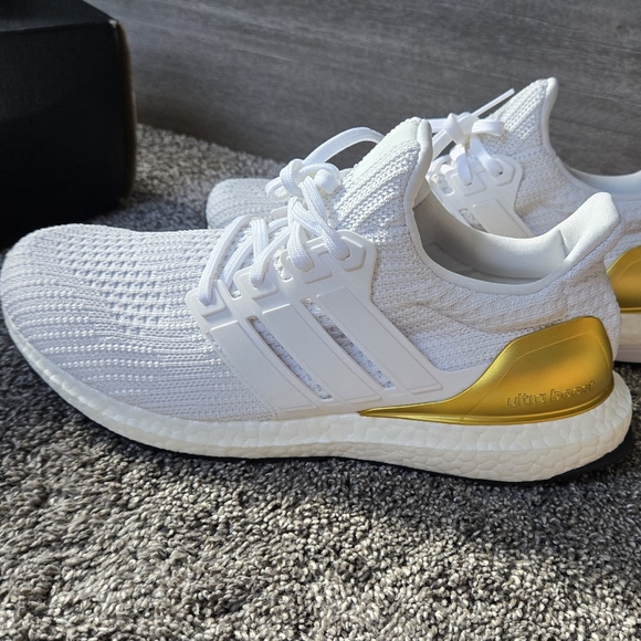 Adidas ULTRABOOST 4.0 DNA SHOES NEW size 9 - Picture 3 of 13